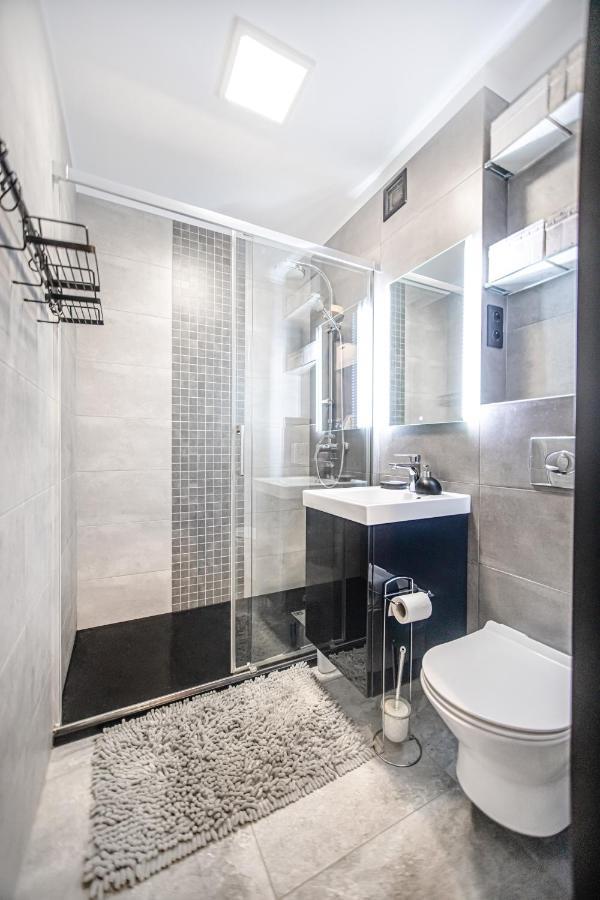 Charming Apt Next To Lazienki Park And City Center Warschau Buitenkant foto