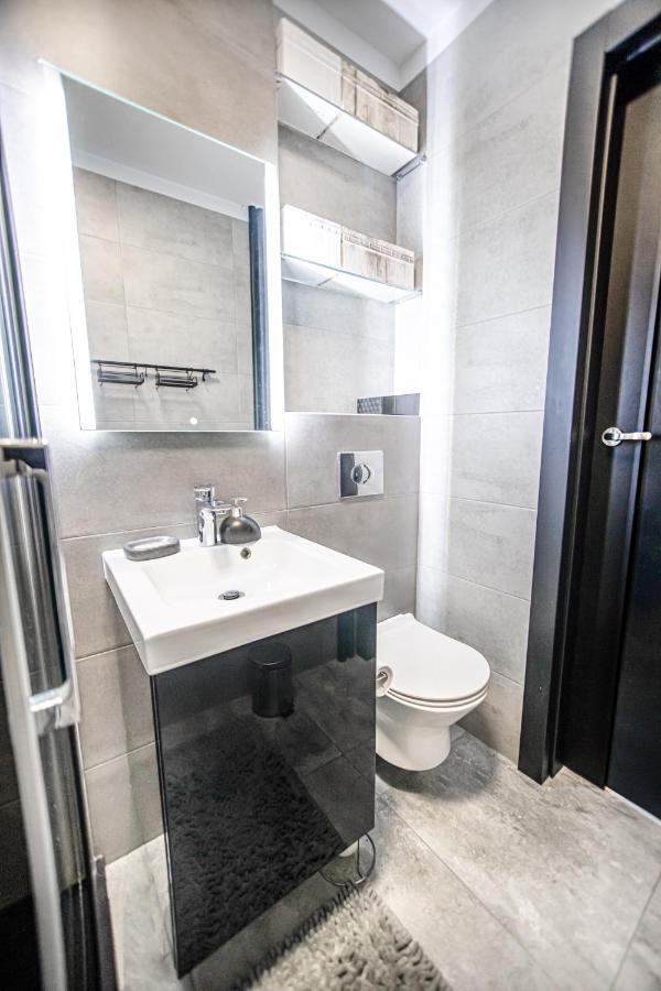 Charming Apt Next To Lazienki Park And City Center Warschau Buitenkant foto